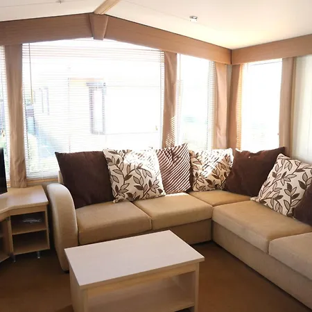 Campingplads Cozy Caravan In Quiet Area Near - Caravan Moat